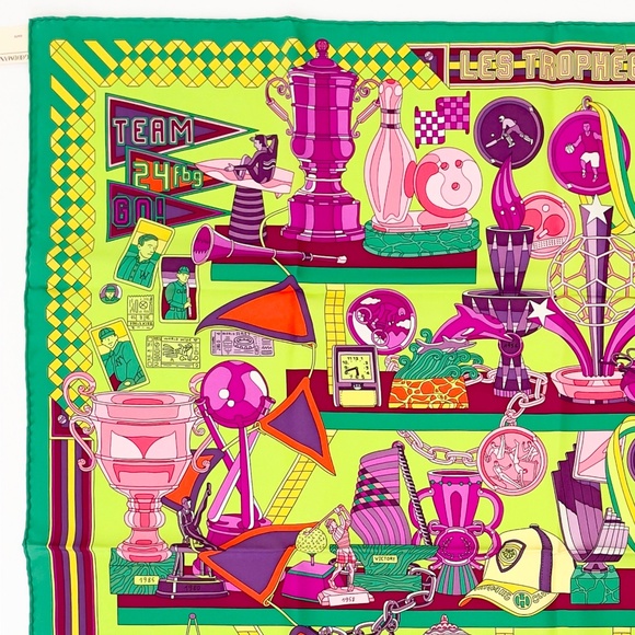 NWT Hermes Scarf Carré 90 "Les Trophées" in Green/Purple - Picture 7 of 10